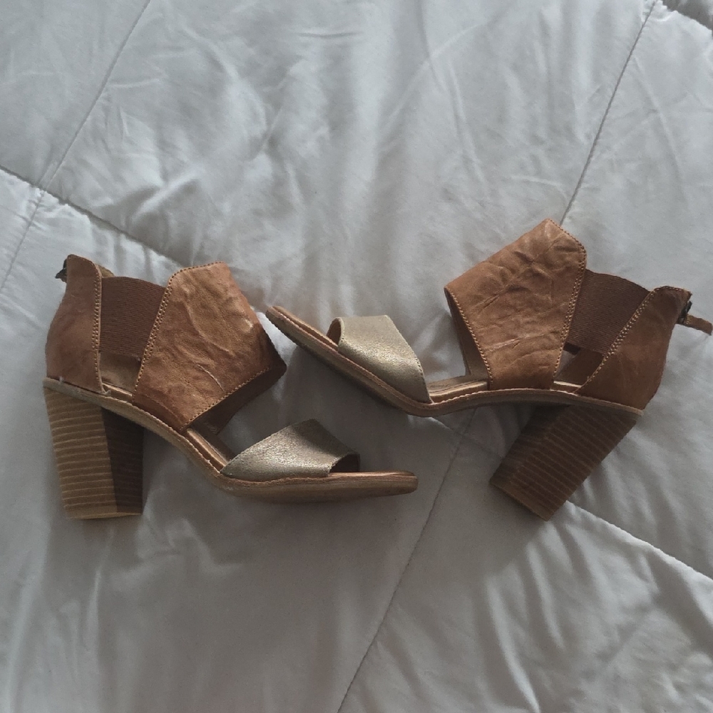Sofft Brown and Gold Heeled Sandals